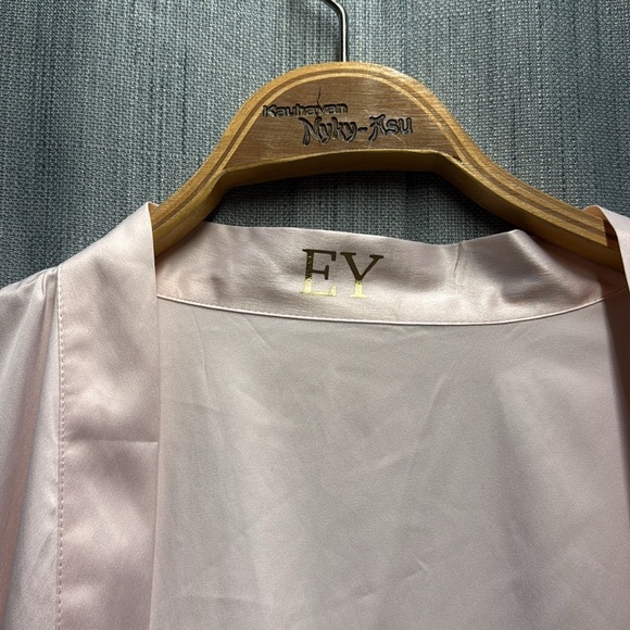 Elegant Pink Lace Trim Robe size medium- large - Picture 7 of 10